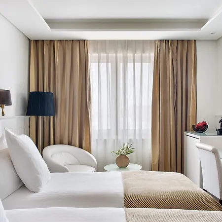 Colon Gran Melia - The Leading Of The World