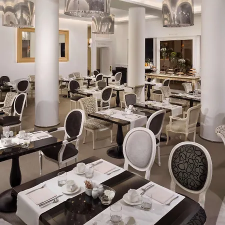 Colon Gran Melia - The Leading Of The World