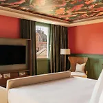 Colon, A Gran Melia - The Leading Of The World