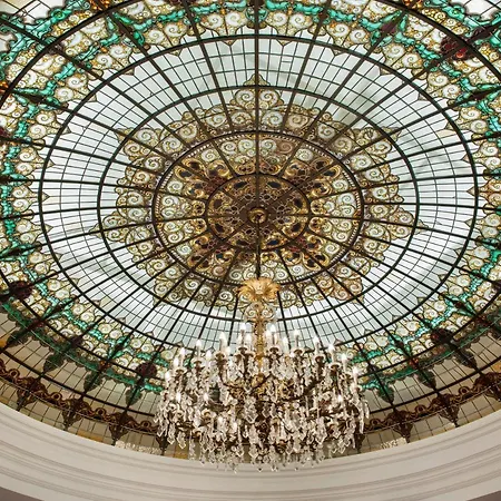 Colon Gran Melia - The Leading Of The World