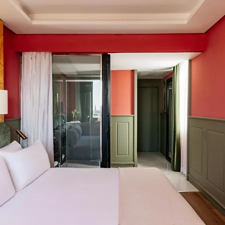 Colon Gran Melia - The Leading Of The World