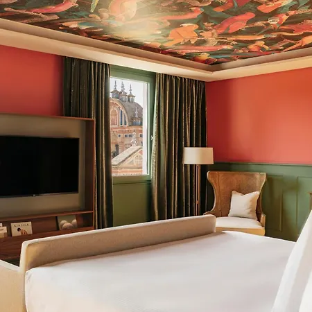 Colon, A Gran Melia - The Leading Of The World Севилья