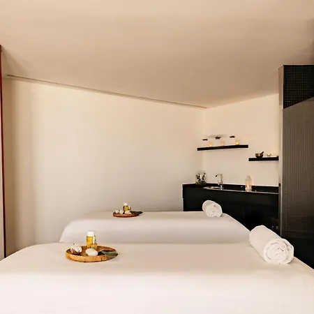 Colon, A Gran Melia - The Leading Of The World 5* Sevilla