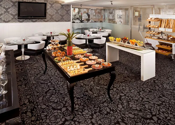 Отель Colon Gran Melia - The Leading Of The World